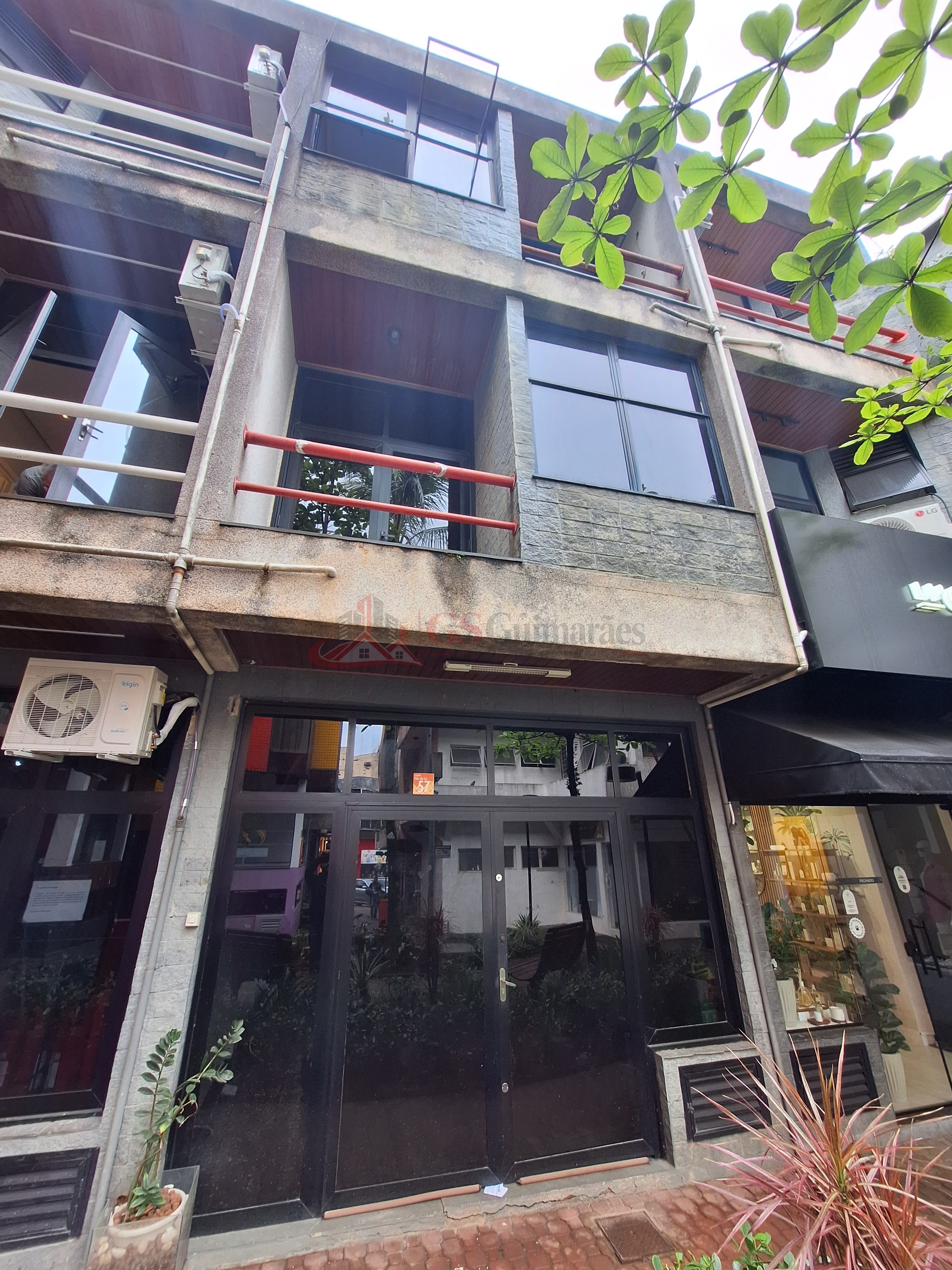 Prédio comercial para locação no C.C.A – 96 m² | Alphaville